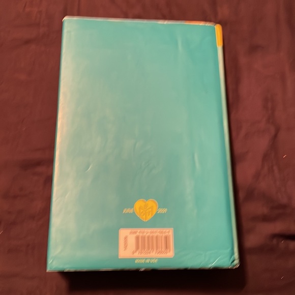 “Malibu Rising” by Taylor Jenkins’s Reid - Picture 2 of 2